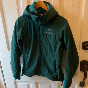Arc’teryx puffy jacket: Atom LT women’s
